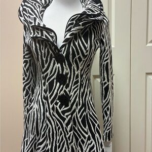 Frank Lyman Size 6 Black and White Zebra Dress Jacket